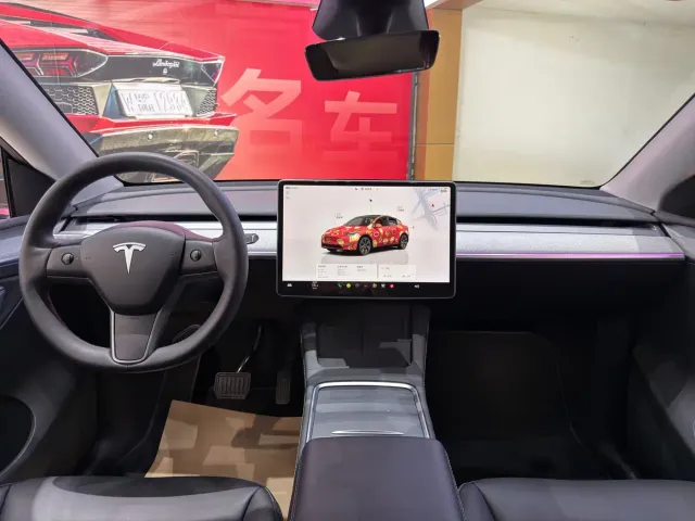 Tesla Model Y — Фото автомобиля 7