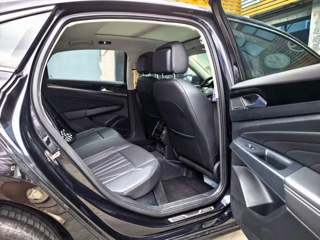 Volkswagen Passat — Фото автомобиля 10
