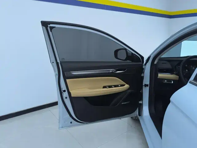 Geely Emgrand L — Фото автомобиля 7