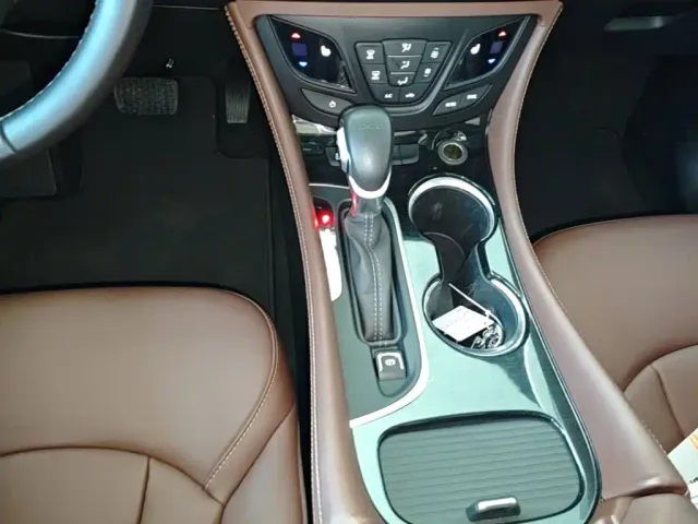Buick Envision Plus — Фото автомобиля 13