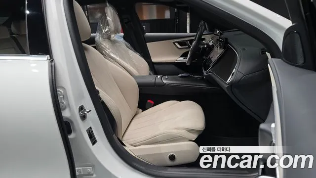 Mercedes-Benz E-Class — Фото автомобиля 12