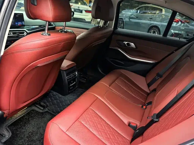 BMW 3 Series — Фото автомобиля 9
