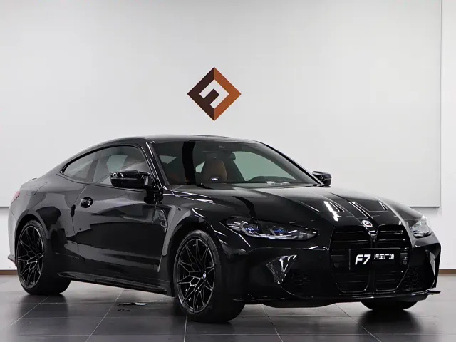 BMW M4 — Фото автомобиля 3
