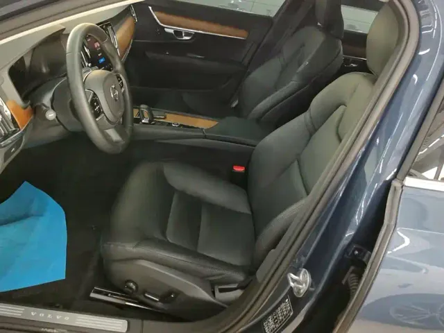 Volvo S90 — Фото автомобиля 9