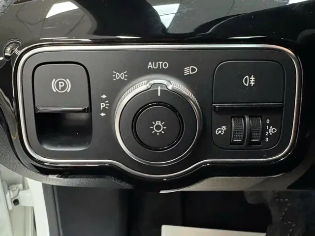 Mercedes-Benz A-Class — Фото автомобиля 14