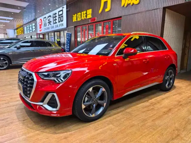 Фотография автомобиля — Audi Q3