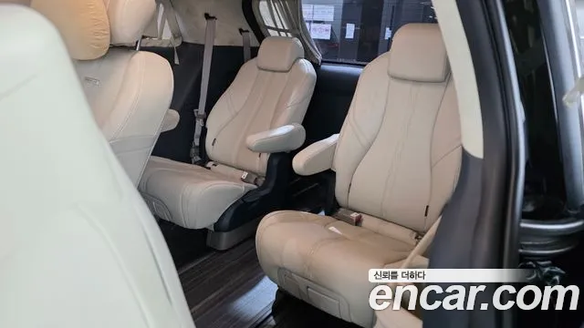 Kia Carnival 4th Gen — Фото автомобиля 11