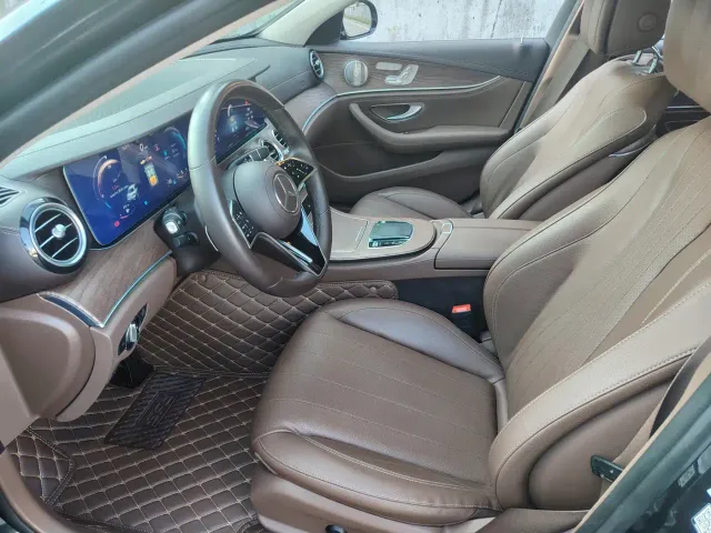 Mercedes-Benz E-Class — Фото автомобиля 9