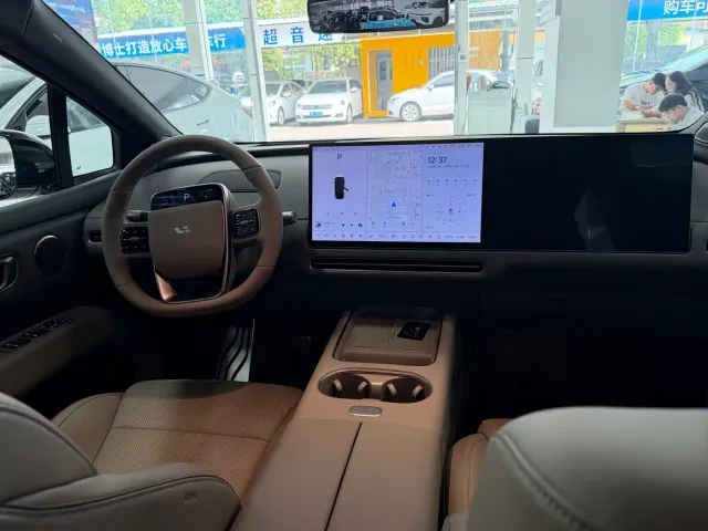 Li Auto i6 — Фото автомобиля 6