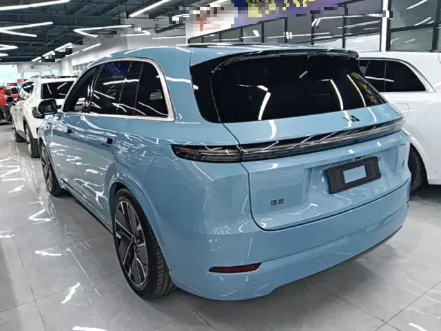 Li Auto L7 — Фото автомобиля 4