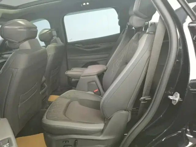 Ford Edge — Фото автомобиля 16