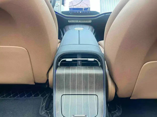 Mercedes-Benz E-Class — Фото автомобиля 8