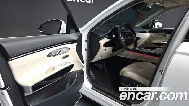 Genesis GV70 — Фото автомобиля 15