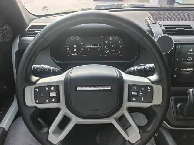 Land Rover Defender — Фото автомобиля 9