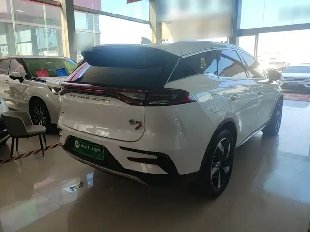 BYD Tang — Фото автомобиля 6