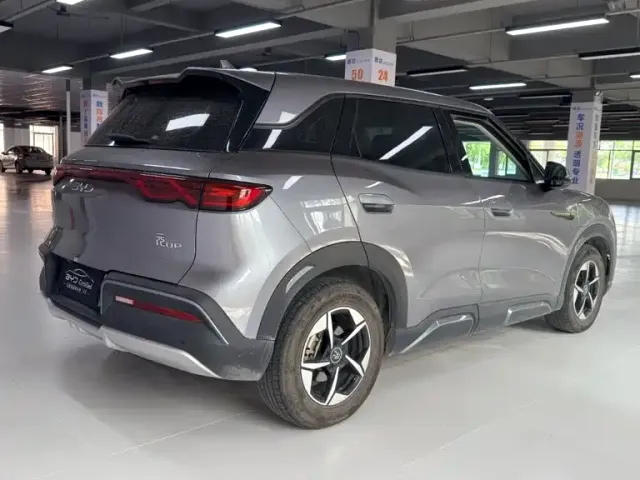 BYD Yuan UP — Фото автомобиля 12