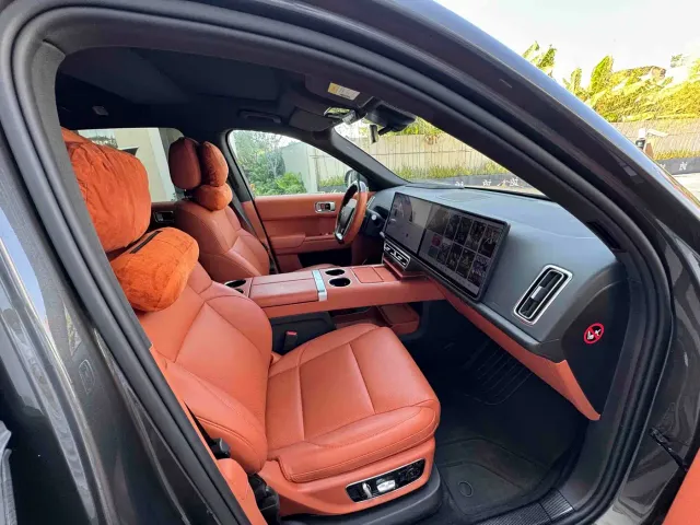 Li Auto L8 — Фото автомобиля 14