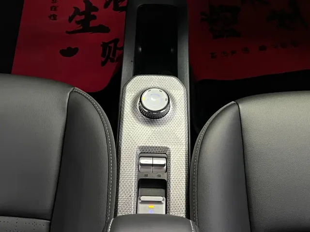 Baojun Yep — Фото автомобиля 22