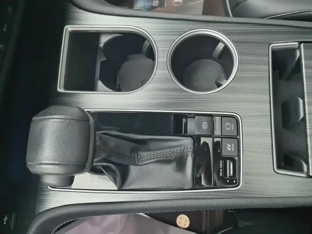 Toyota Sienna — Фото автомобиля 13