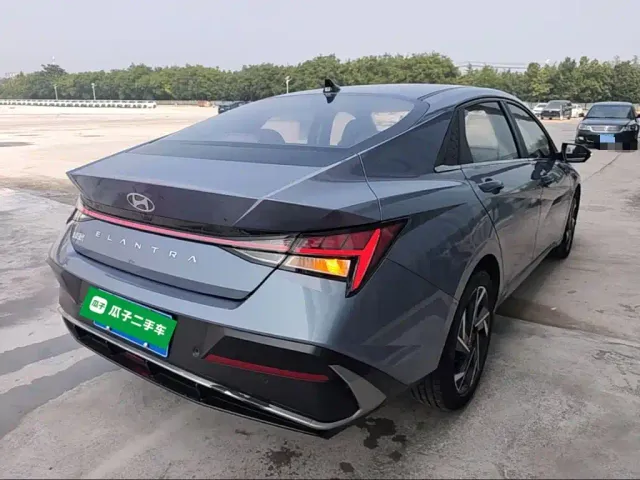 Hyundai Elantra — Фото автомобиля 6