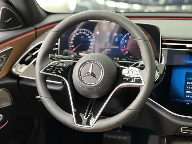 Mercedes-Benz E-Class — Фото автомобиля 7