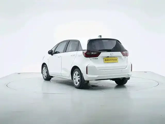 Honda Fit — Фото автомобиля 4