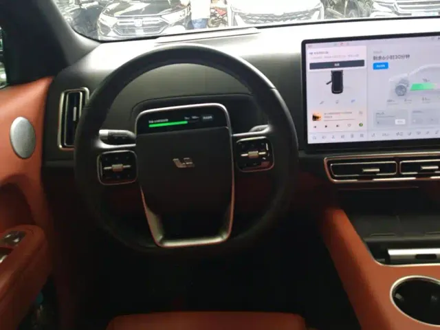 Li Auto L8 — Фото автомобиля 15