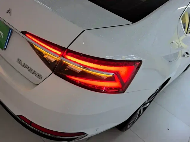 Skoda Superb — Фото автомобиля 7