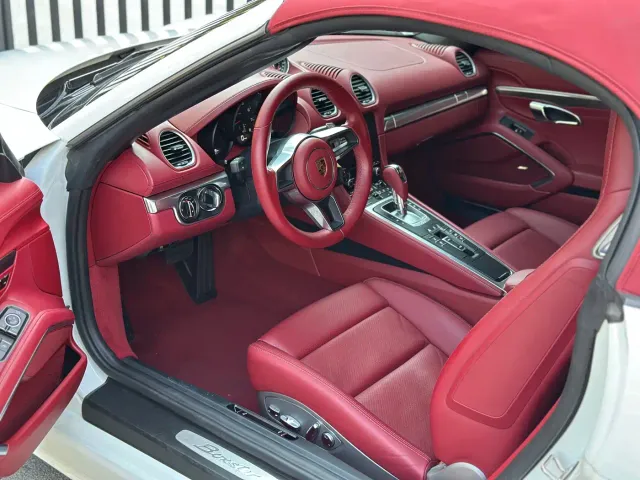 Porsche 718 — Фото автомобиля 8