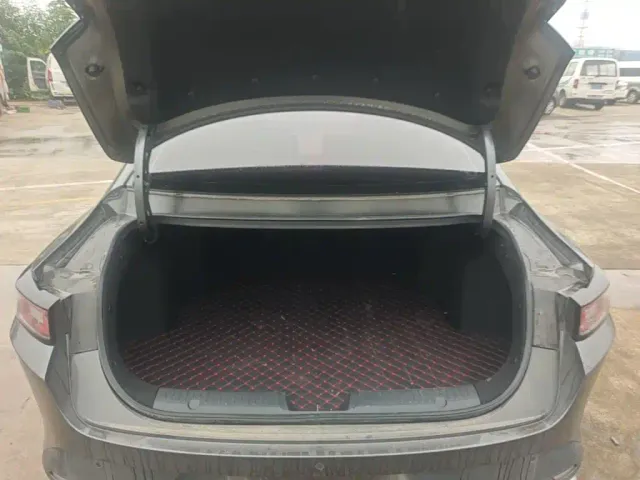 Changan Lamore — Фото автомобиля 18
