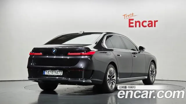 BMW 7 Series G70 — Фото автомобиля 2