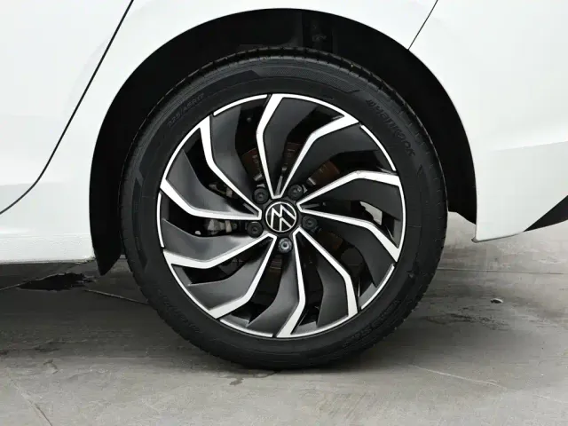 Volkswagen Golf — Фото автомобиля 8