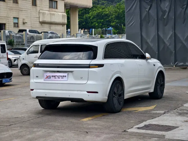 Li Auto L7 — Фото автомобиля 4