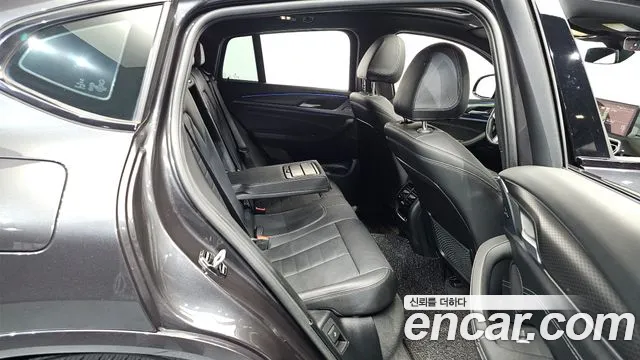 BMW X4 xDrive20i M Sport — Фото автомобиля 9