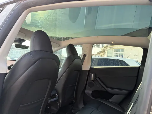 Tesla Model Y — Фото автомобиля 7