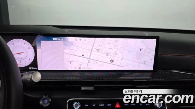 Genesis GV80 — Фото автомобиля 14