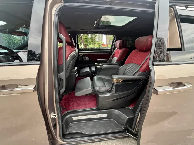 GAC Trumpchi M8 — Фото автомобиля 16