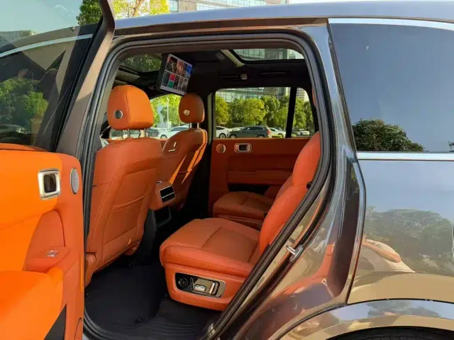 Li Auto L8 — Фото автомобиля 5
