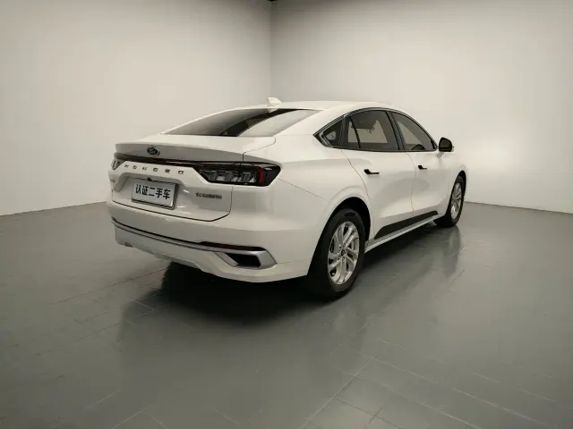 Ford Mondeo — Фото автомобиля 7