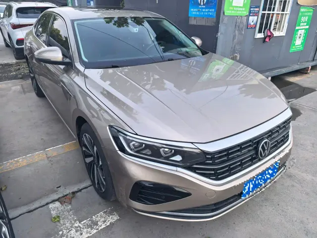 Volkswagen Passat — Фото автомобиля 3