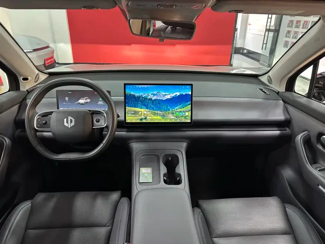 Leapmotor C10 — Фото автомобиля 22