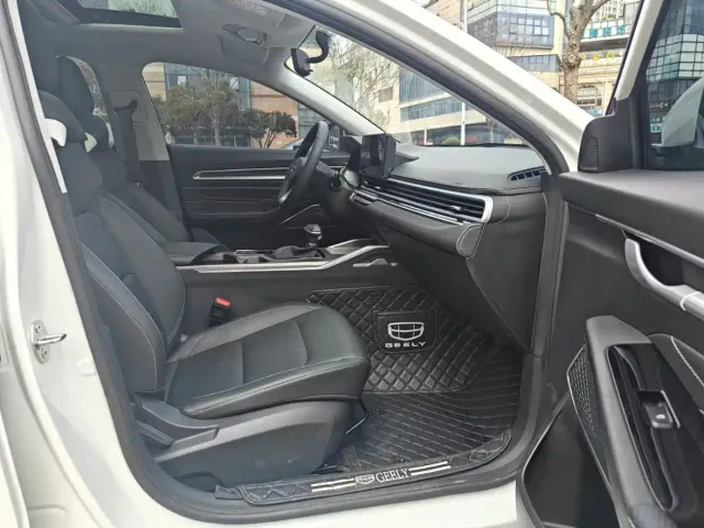 Geely Emgrand — Фото автомобиля 10