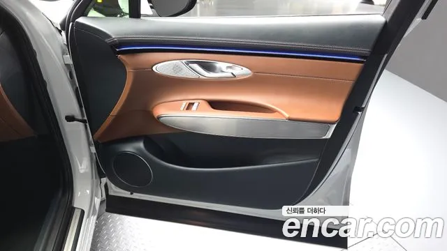 Genesis GV70 — Фото автомобиля 13