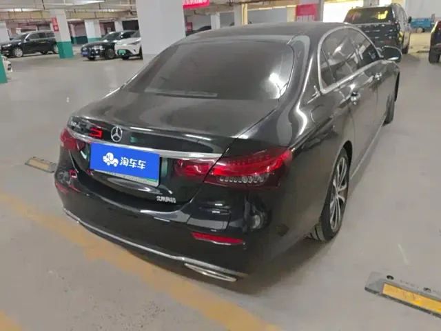 Mercedes-Benz E-Class — Фото автомобиля 3