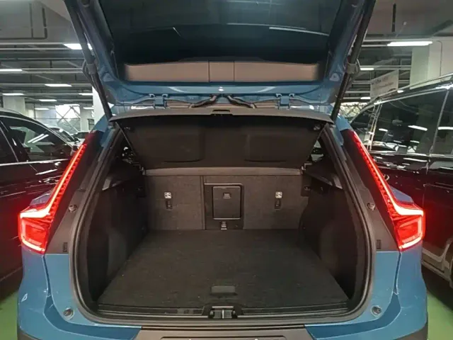 Volvo XC40 — Фото автомобиля 18
