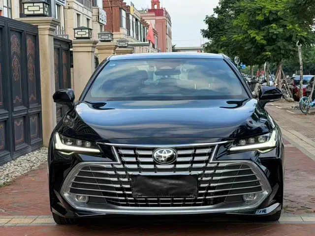 Toyota Avalon 2024 Hybrid 2.0L Luxury Edition — Фото автомобиля 2