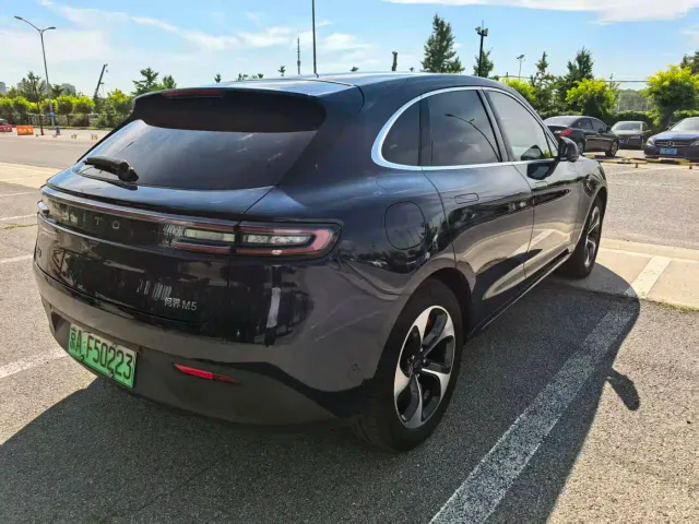 Aito M5 — Фото автомобиля 6