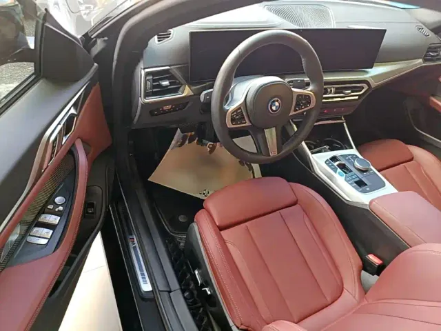 BMW i4 — Фото автомобиля 15