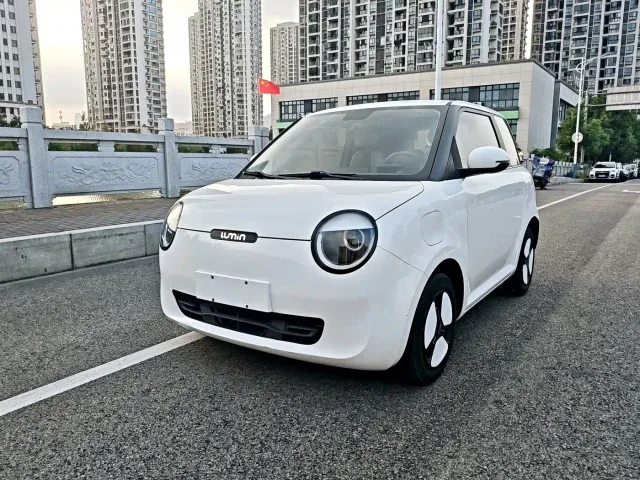 Фотография автомобиля — Changan Lumin