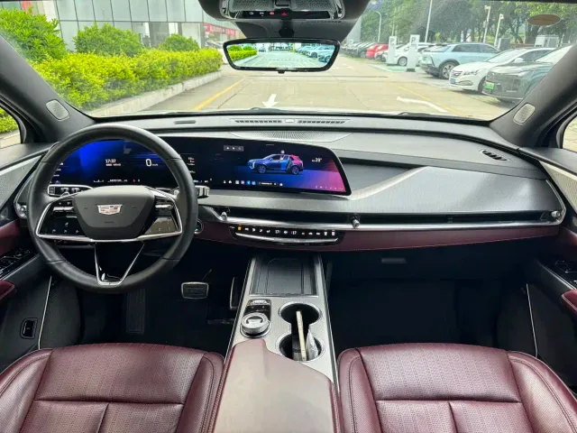 Cadillac XT5 — Фото автомобиля 10